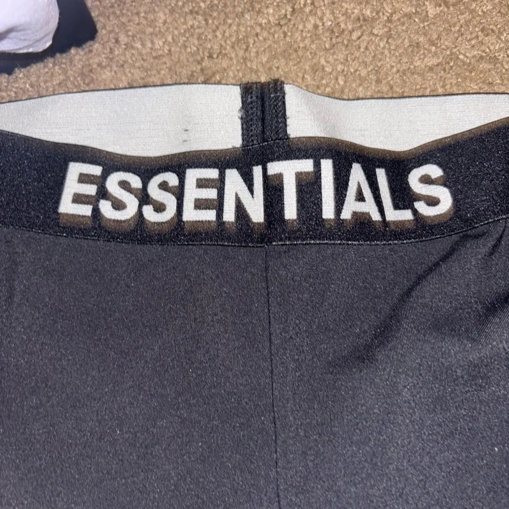 Essentials womens Black Leggings size xs - Picture 2 of 4